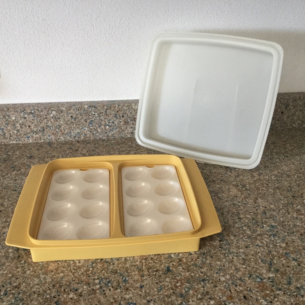 Vintage Tupperware Deviled Egg Carrier Keeper Harvest Gold Potluck Dinner Party